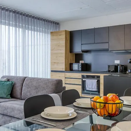 Plan Court Seaside In Qawra By 360 Estates 아파트 세인트폴스베이